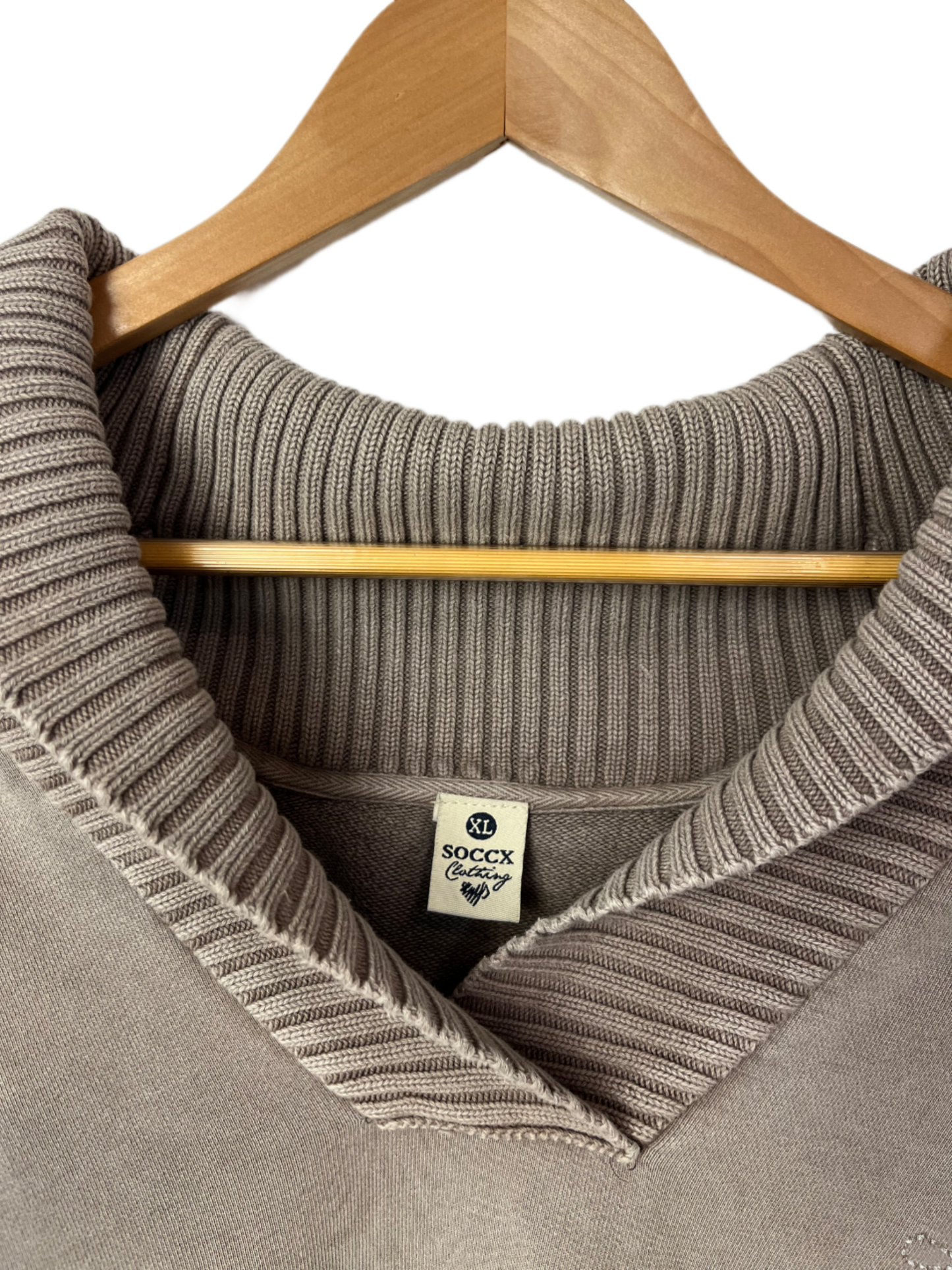 Schulterfreier Sweater